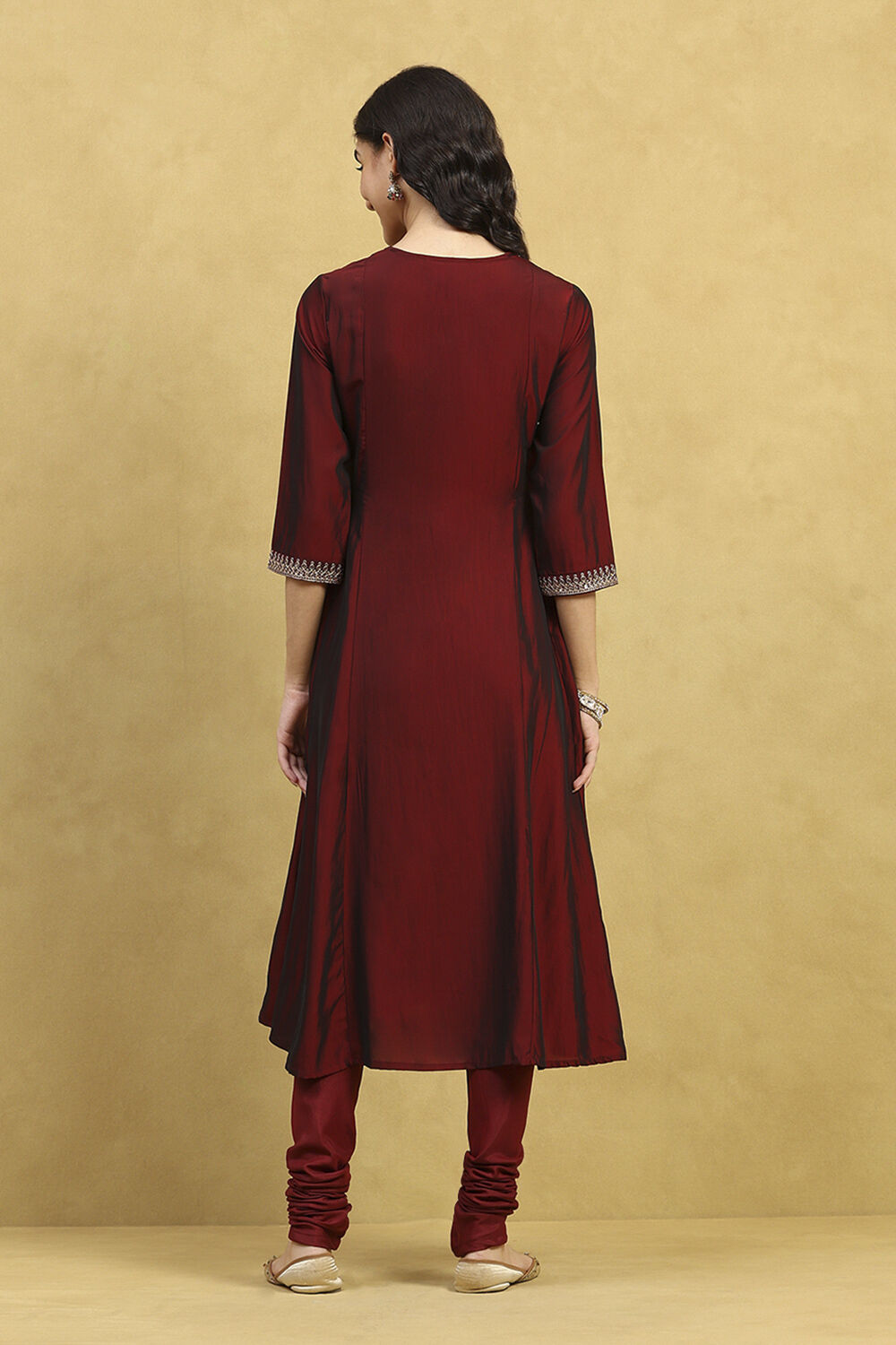 Green-Maroon Polyester Blend Solid Kalidar Suit Set image number 4