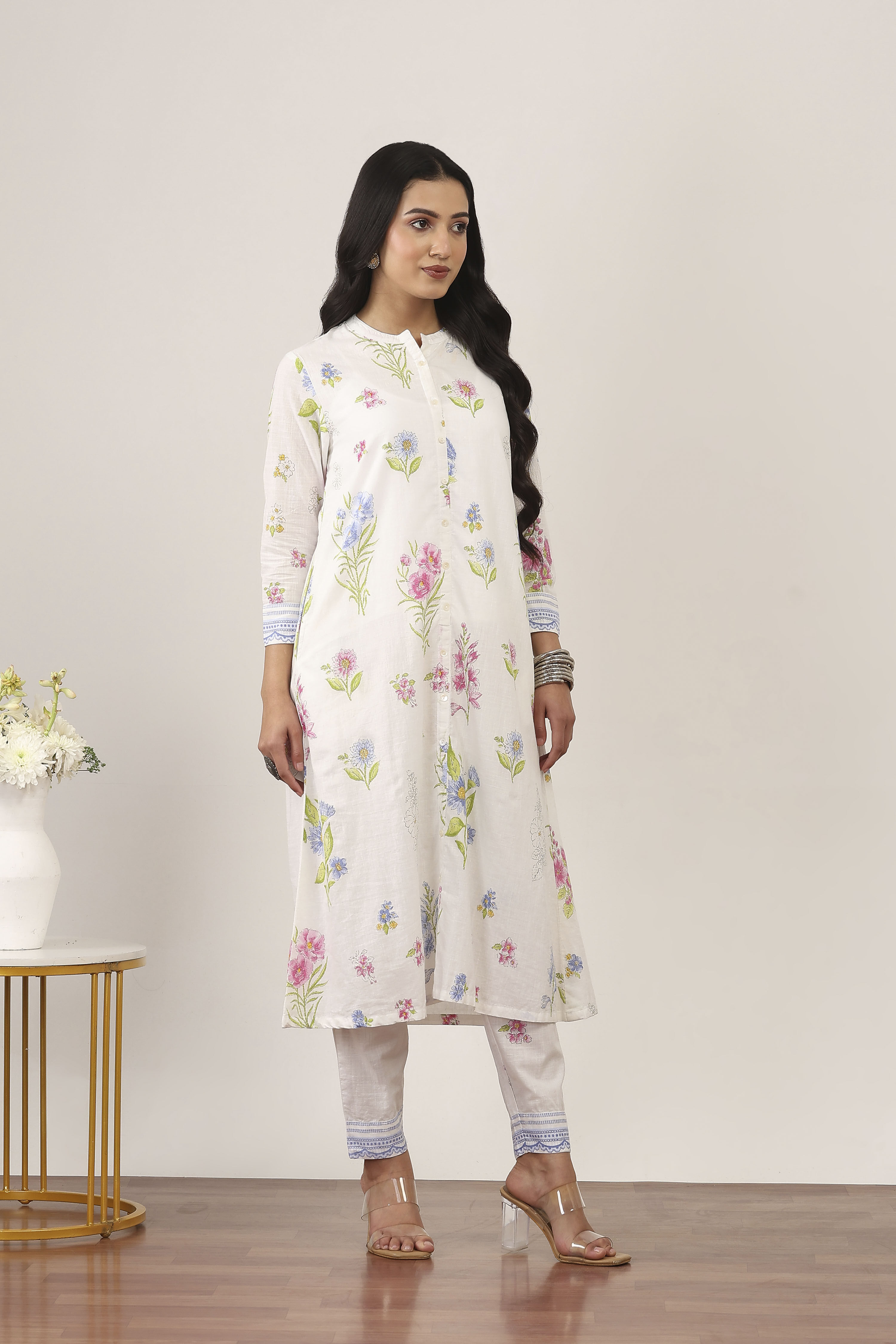 White Cotton Kurta Pants Set image number 5