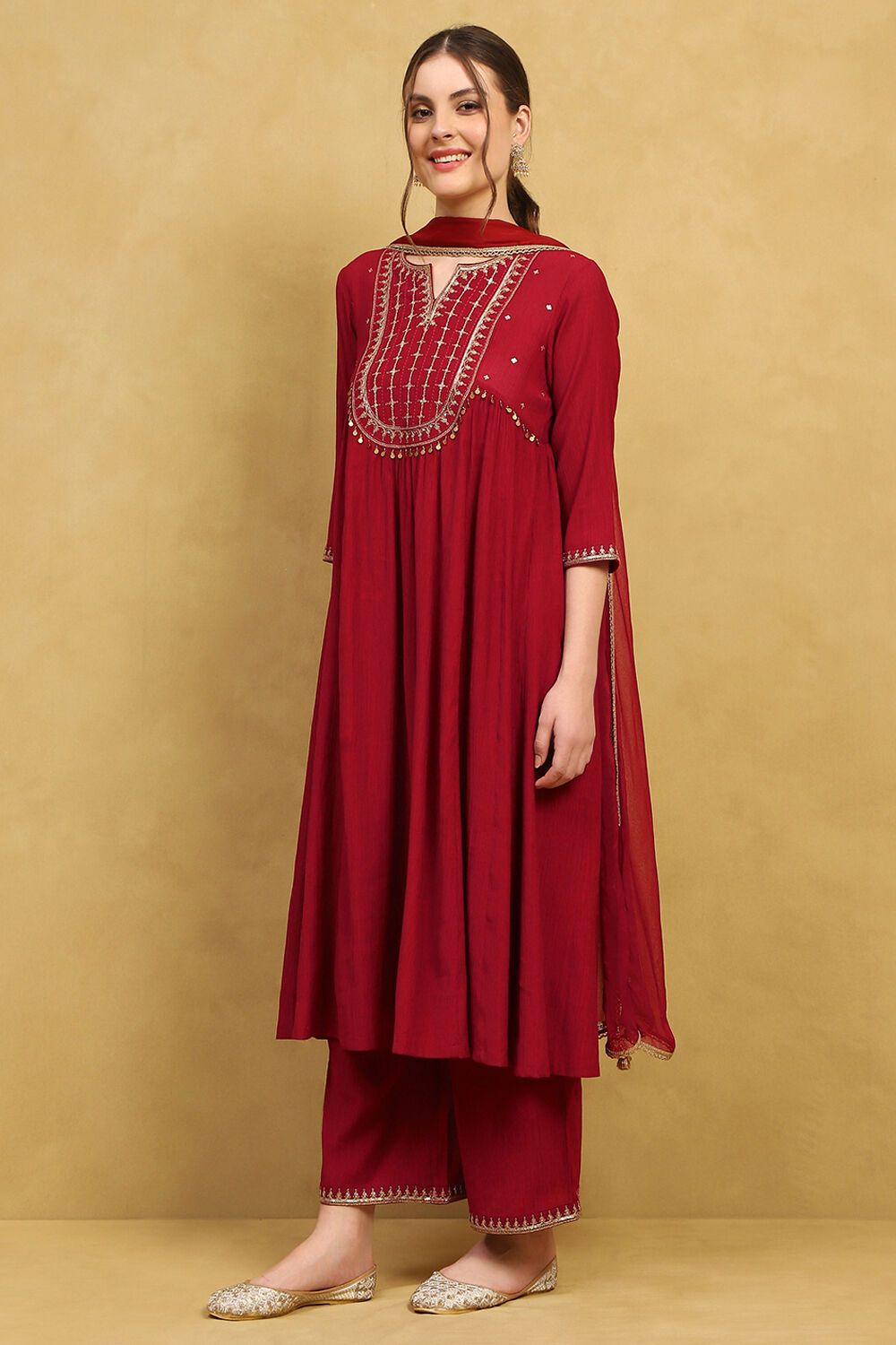 Red Viscose Blend Embroidered Flared Suit Set image number 3