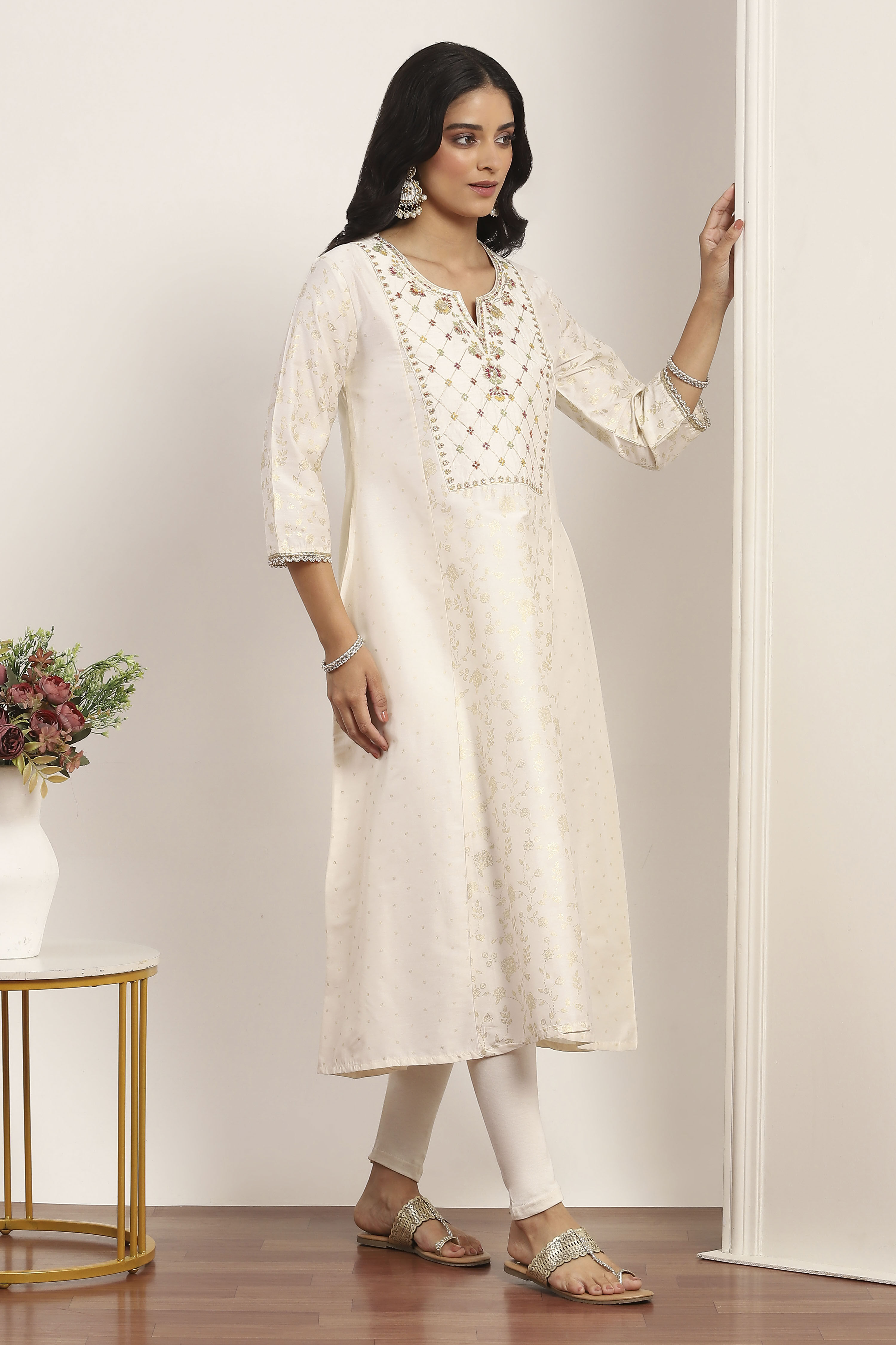White Viscose Polyester Cotton Lehenga Sets image number 5