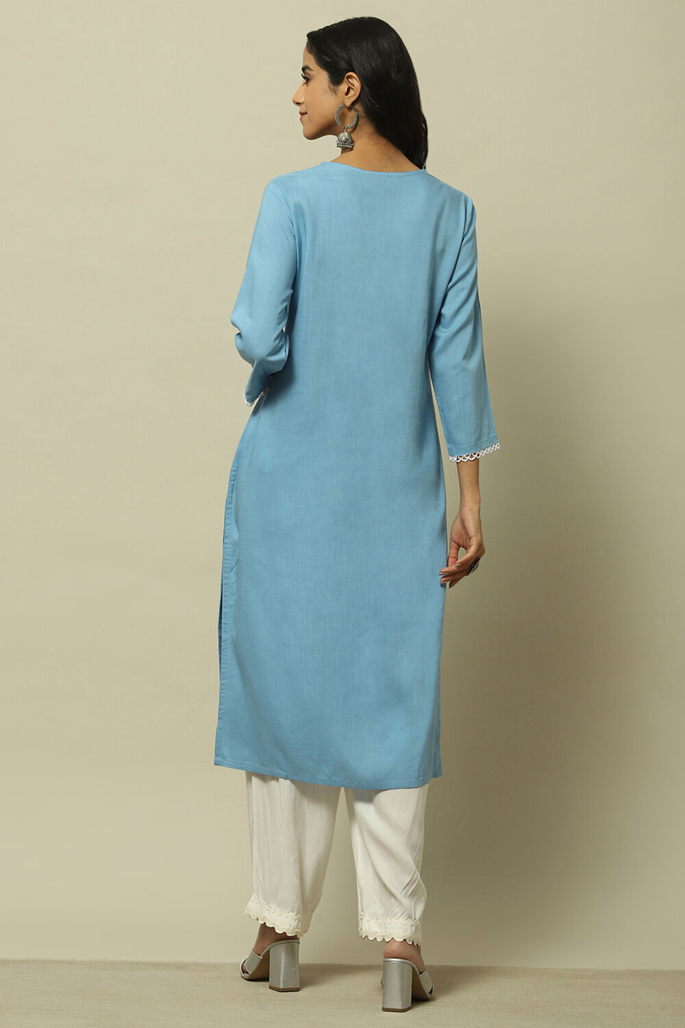 Ice Blue Floral Embroidered Straight Kurta image number 3