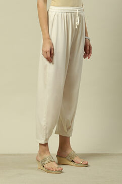 Off White LIVA Straight Solid Palazzos image number 3