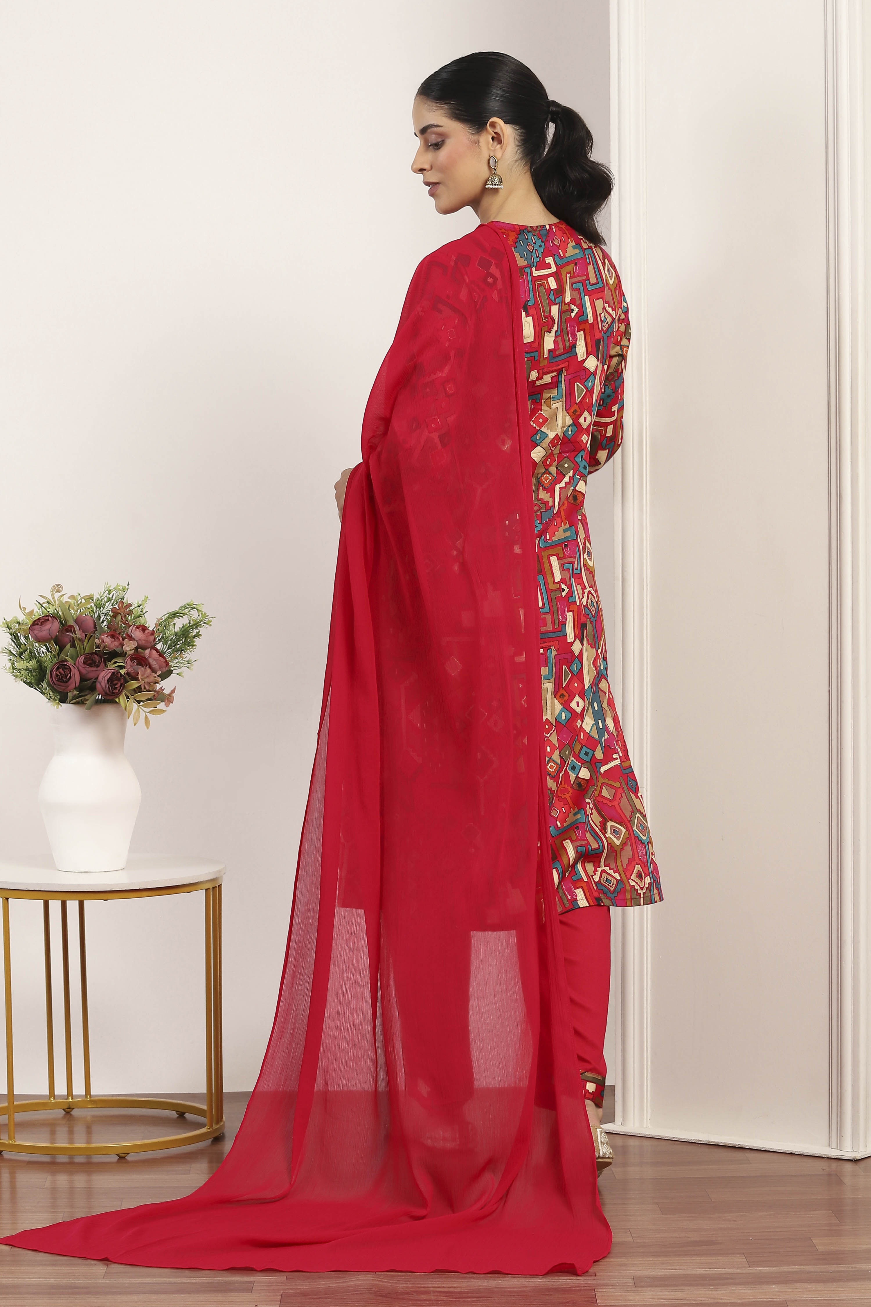 Red Cotton Straight Suit Sets image number 4