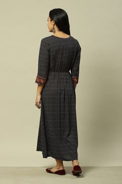 Black LIVA Straight Printed Dress image number 3