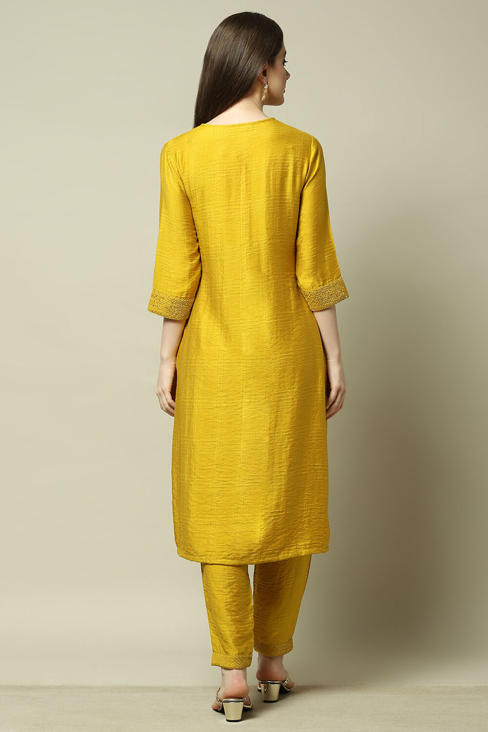 Yellow Organza Yard-dyed Kurta & Pants Suit Set image number 5