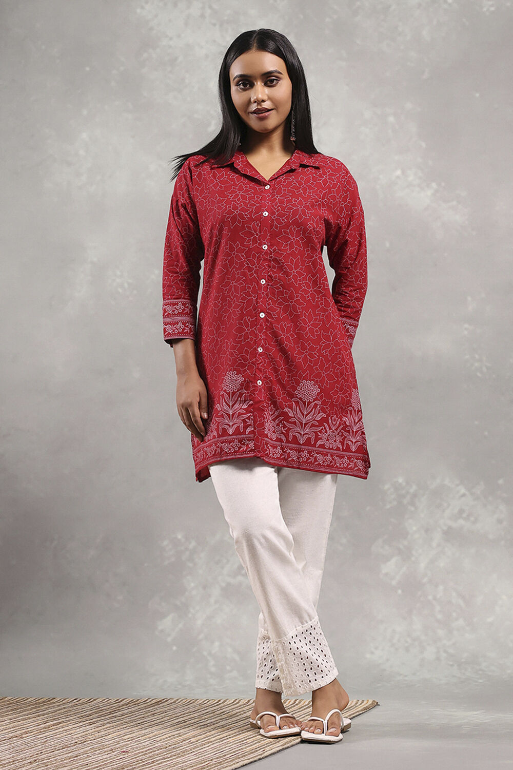 Red Cotton Printed Straight Top image number 5