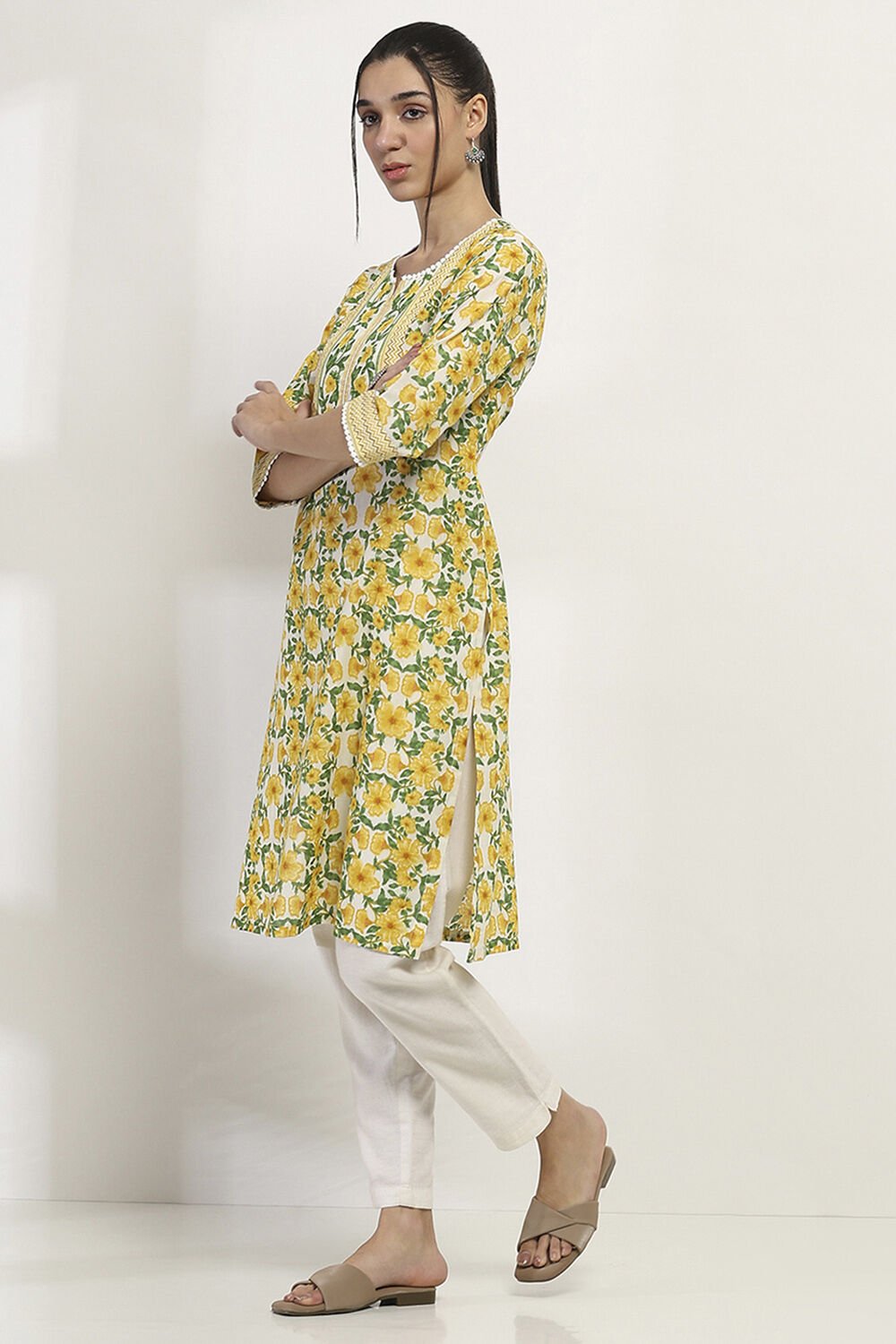 Yellow Cotton Printed Straight Kurta image number 2
