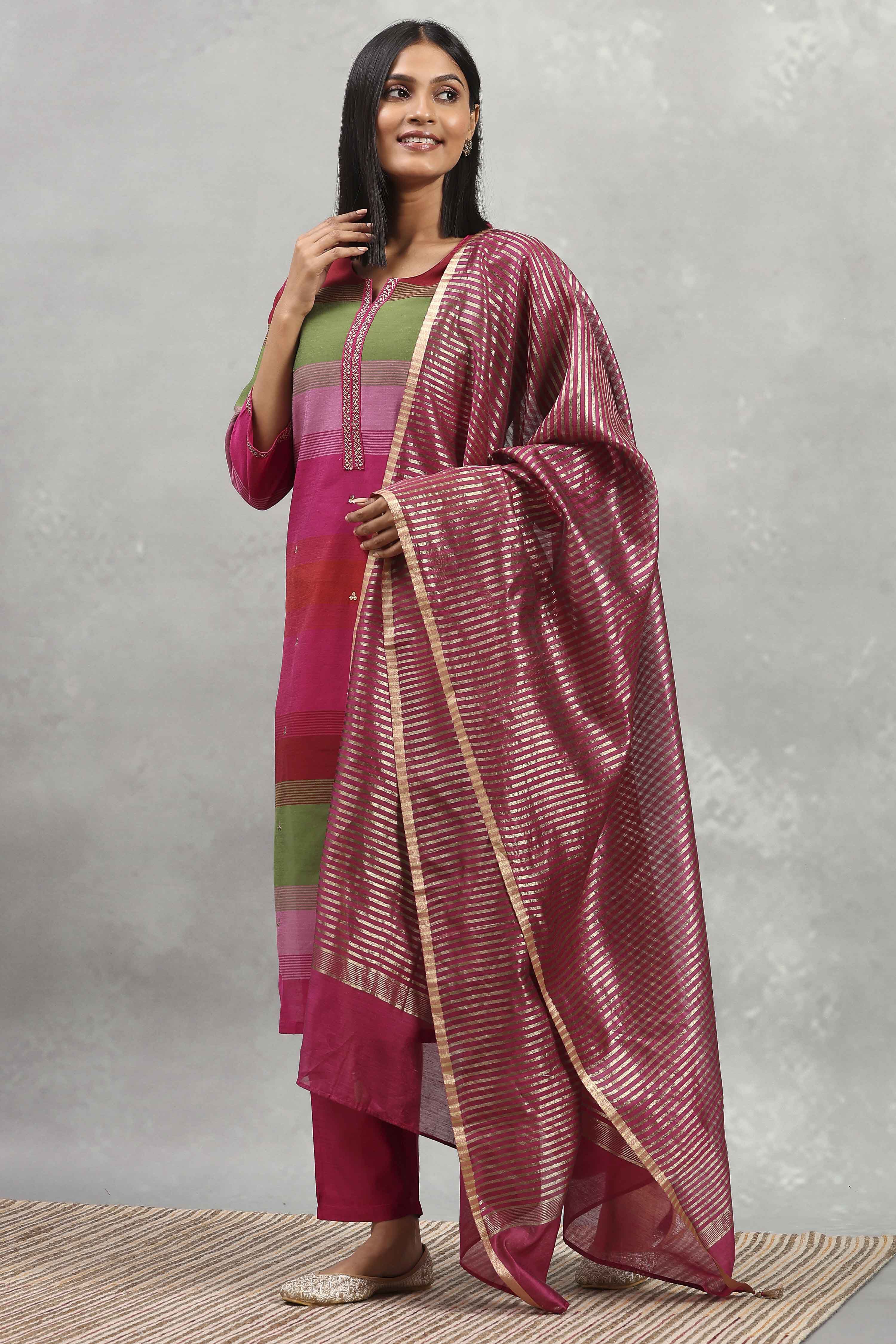 Fuchsia Viscose Blend Solid Straight Suit Set image number 3