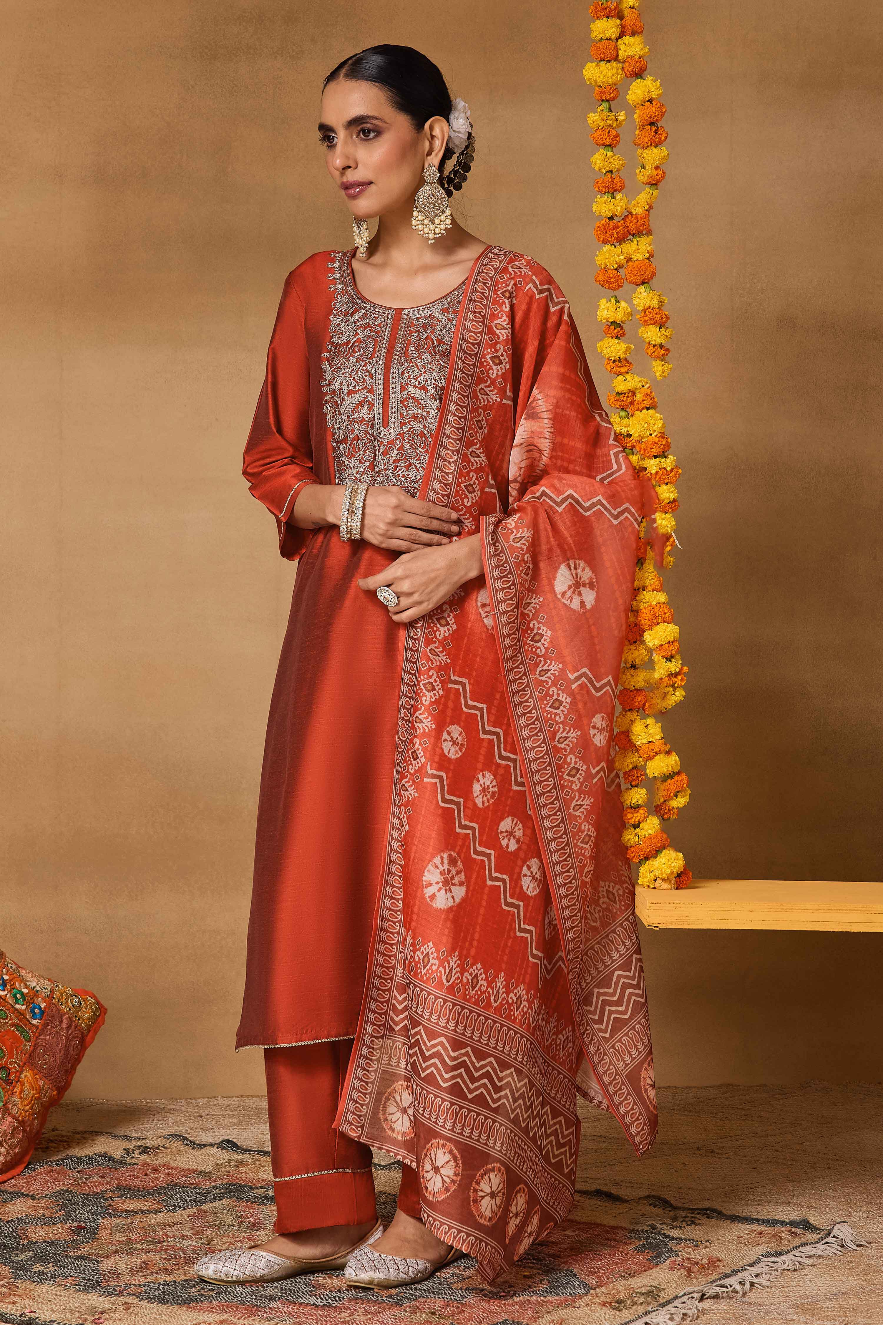 Rust Viscose Blend Straight Solid Suit Set image number 4