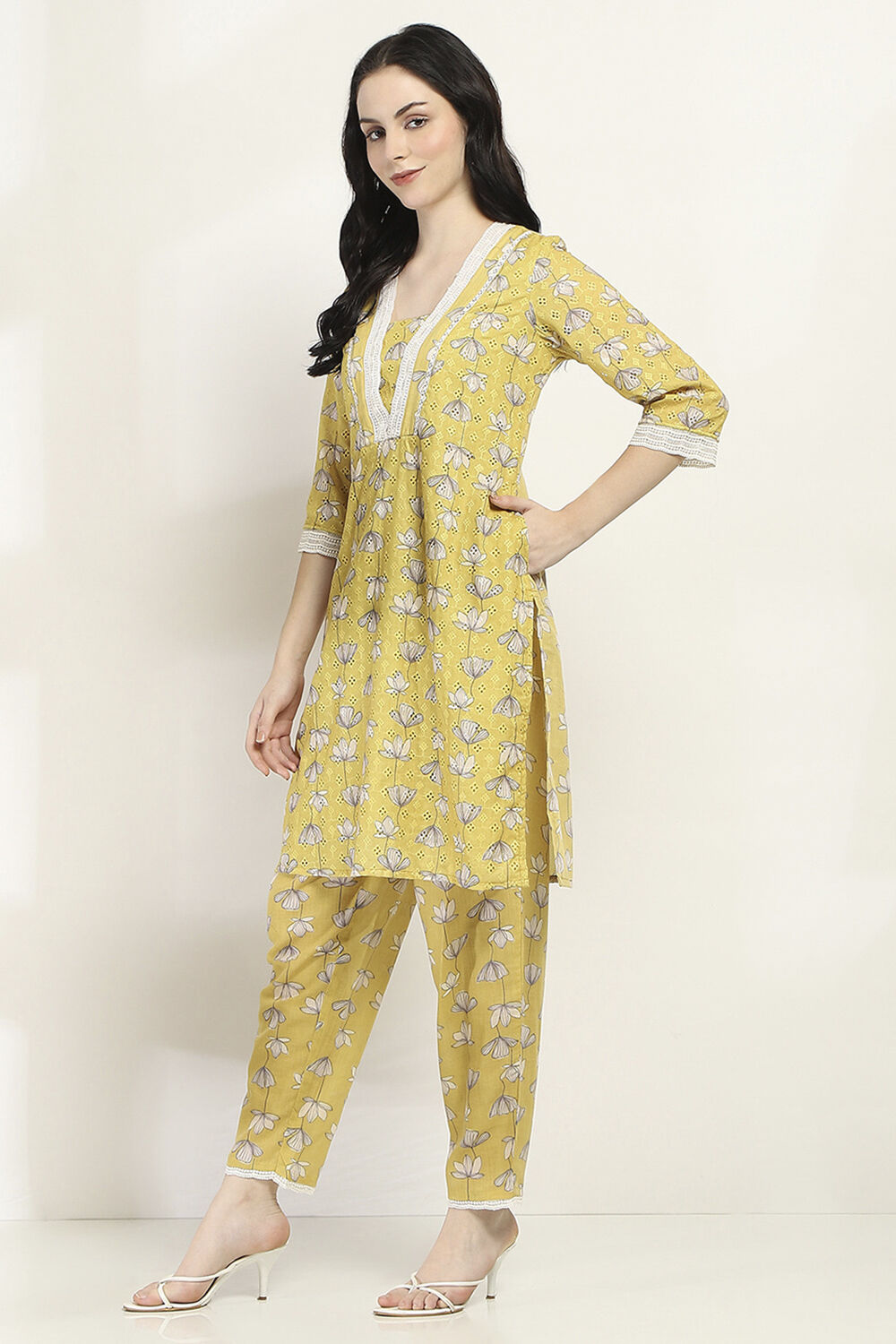 Yellow Cotton Blend Schiffli Co-ord Set image number 3