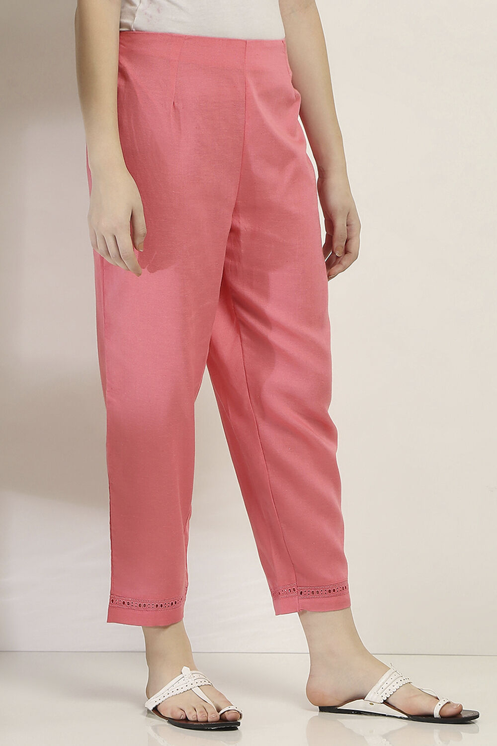 Coral Solid Regular Pants image number 3