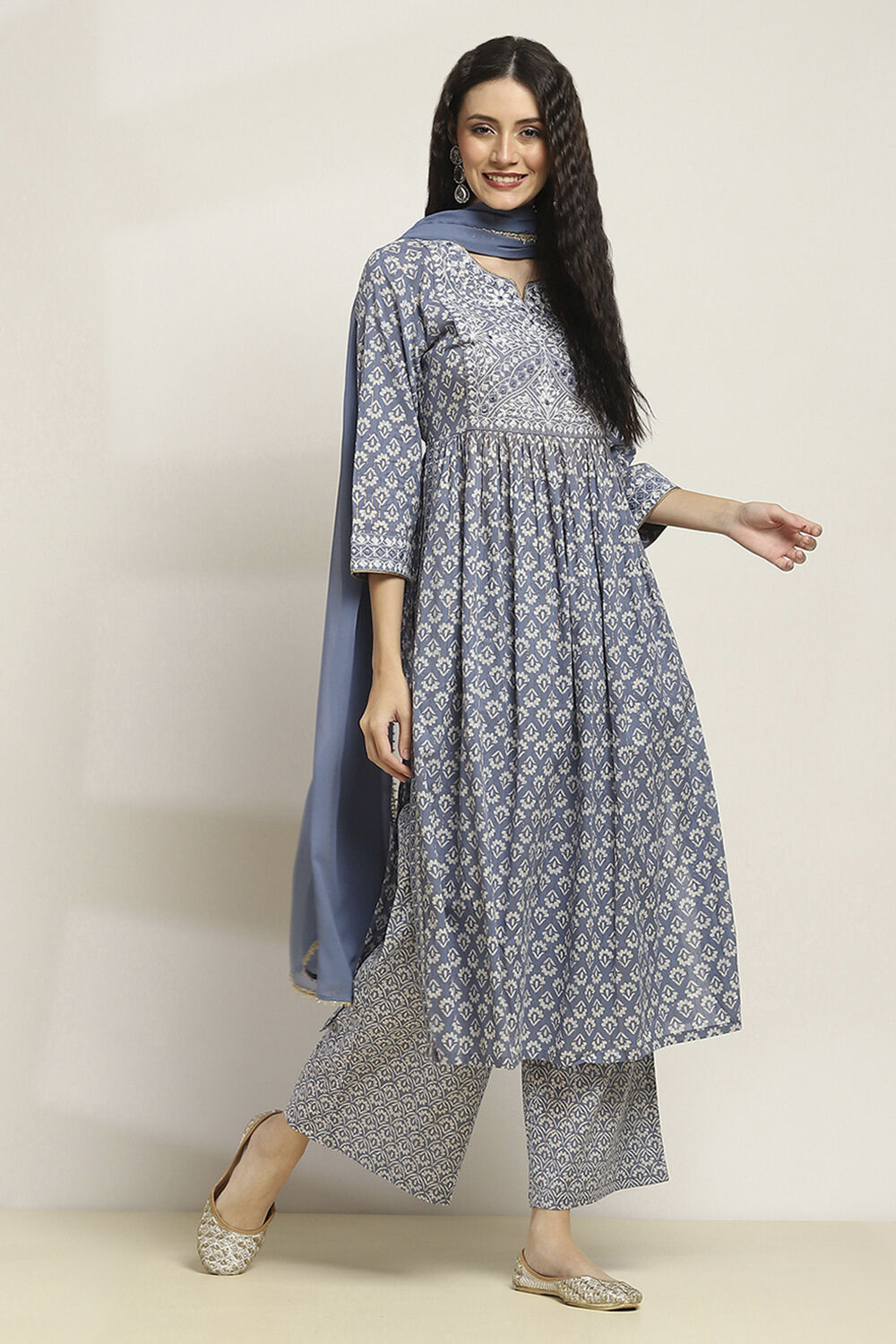 Grey Cotton Gathered Suit Set With Dupatta image number 5