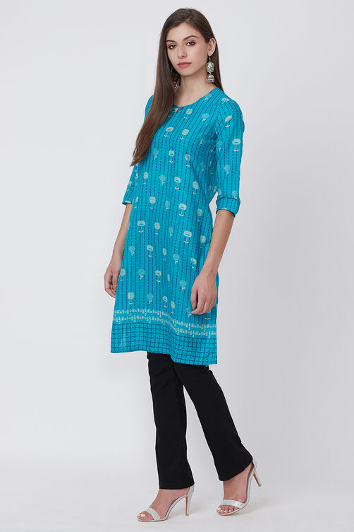 Sky Blue Cotton And Cambric Straight Kurta image number 3