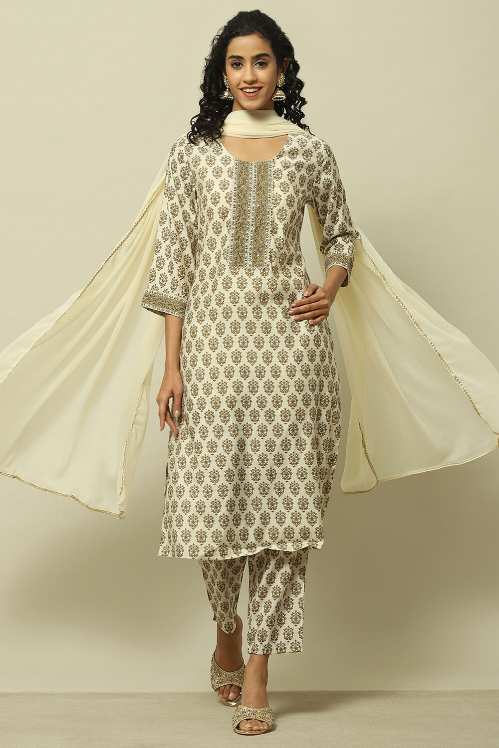 Rangriti suits online 2025