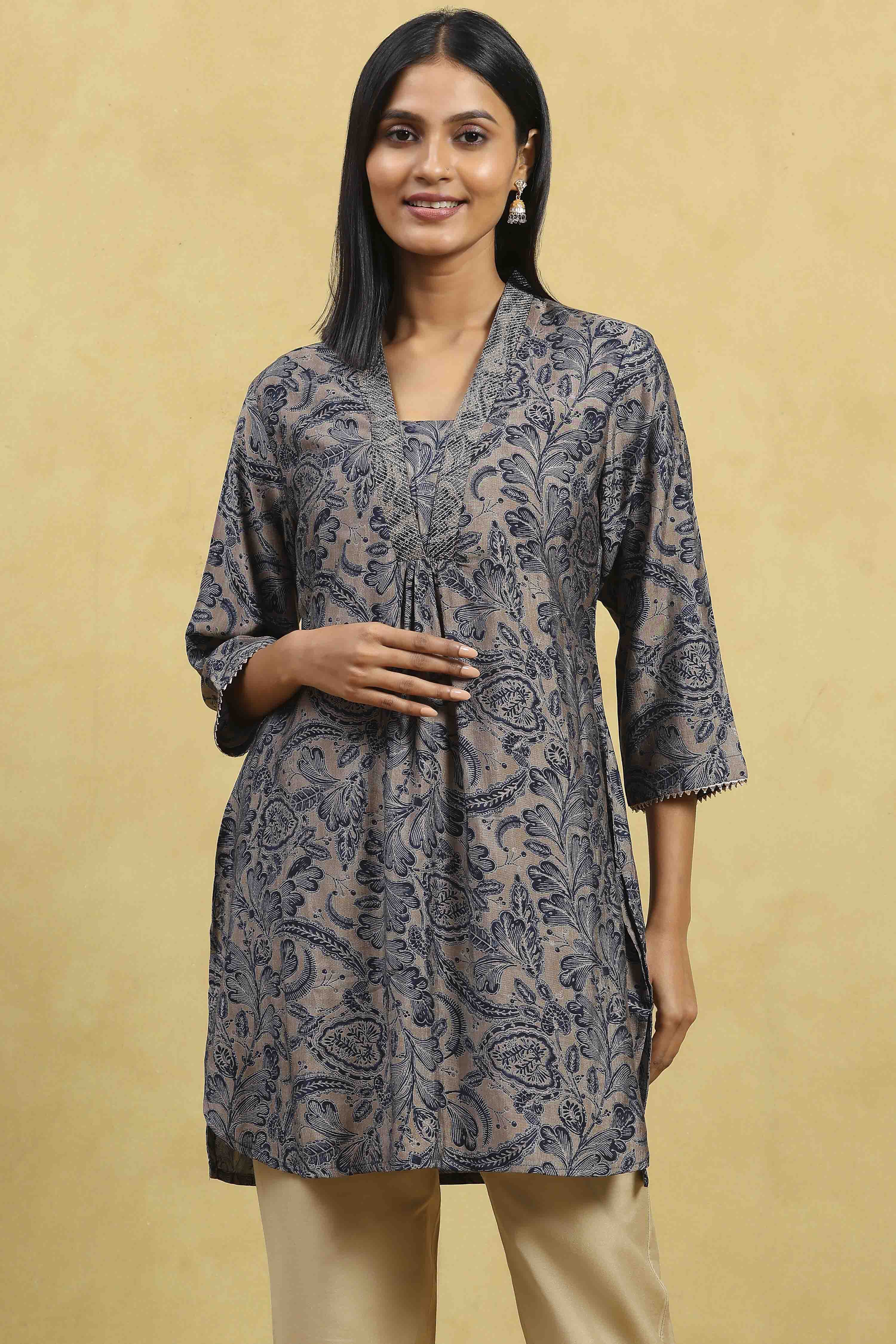 Navy Viscose Blend Printed Straight Top image number 5