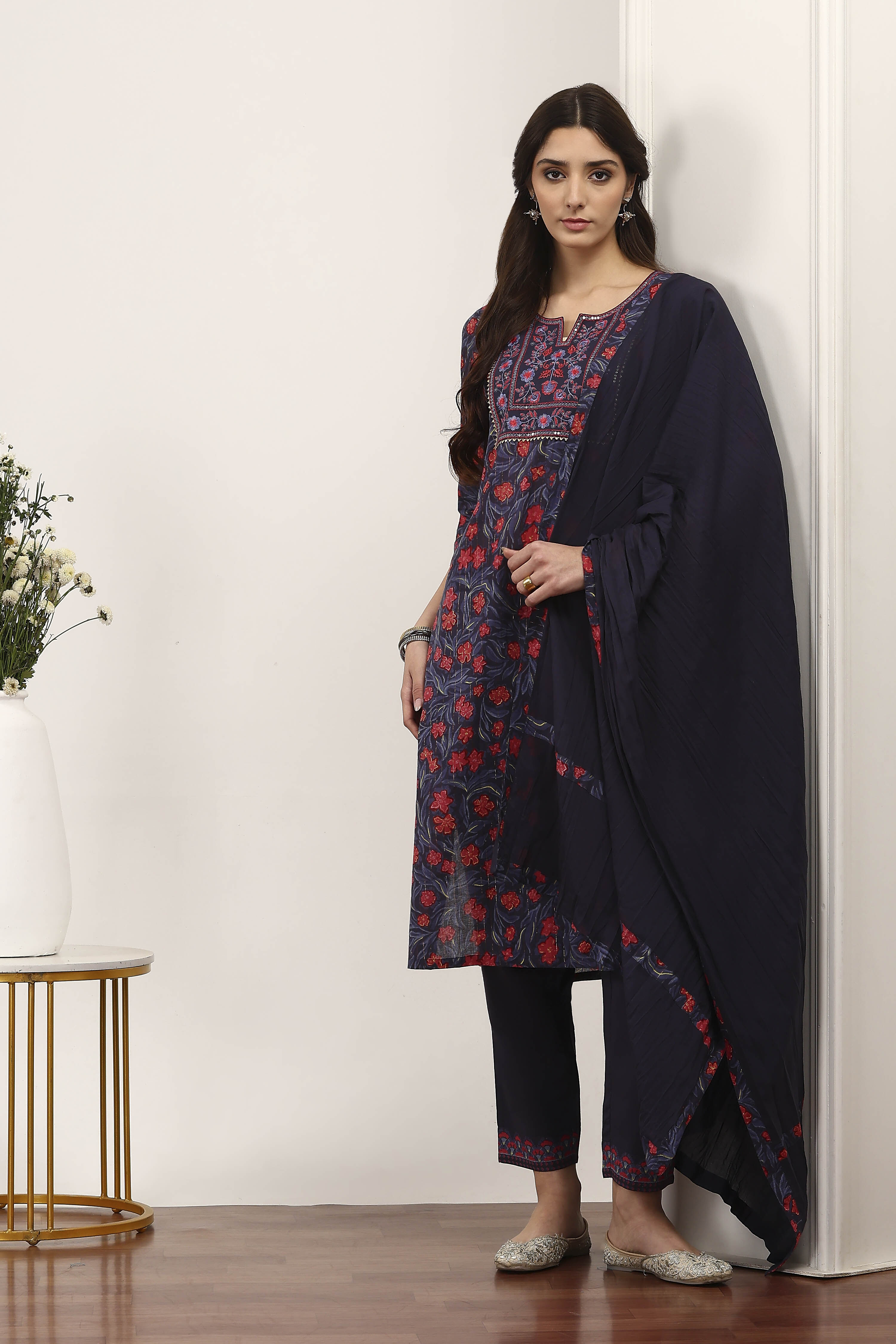 Blue Cotton Straight Suit Sets image number 0