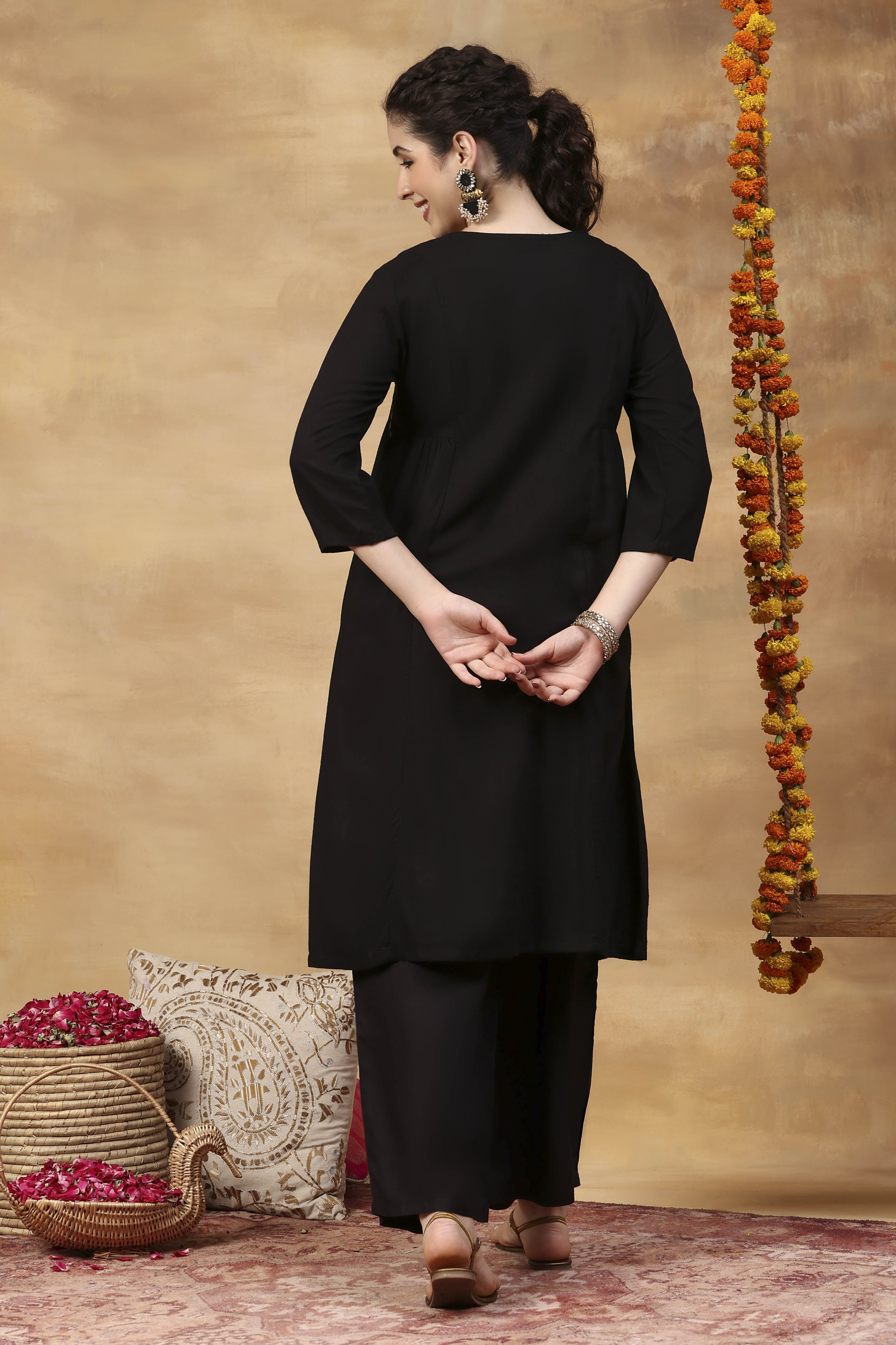 Black Viscose Rayon A-Line Solid Kurta Set image number 4