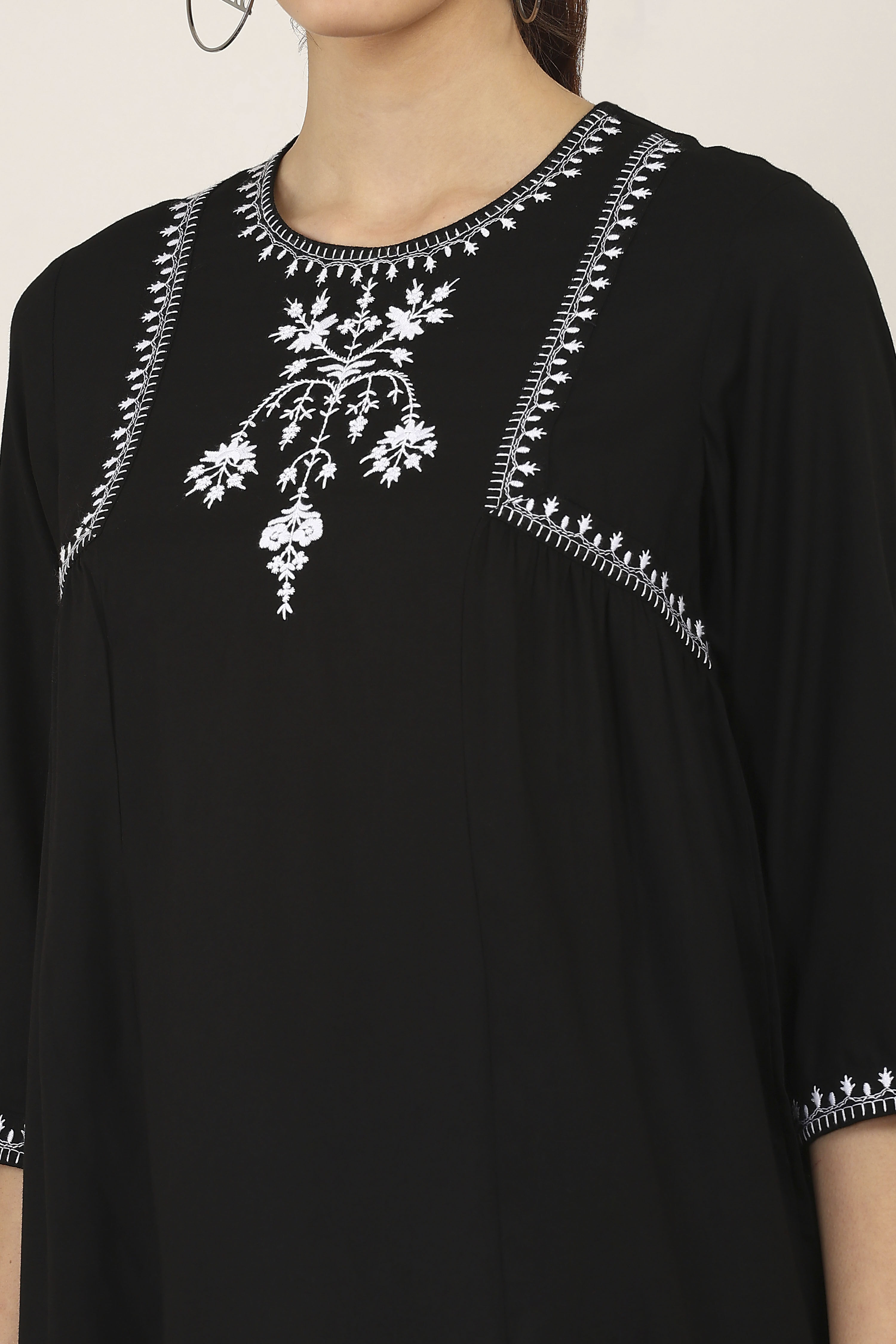 Black Rayon Straight Tops image number 1