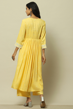 Yellow Embroidered Straight Kurta Set image number 4