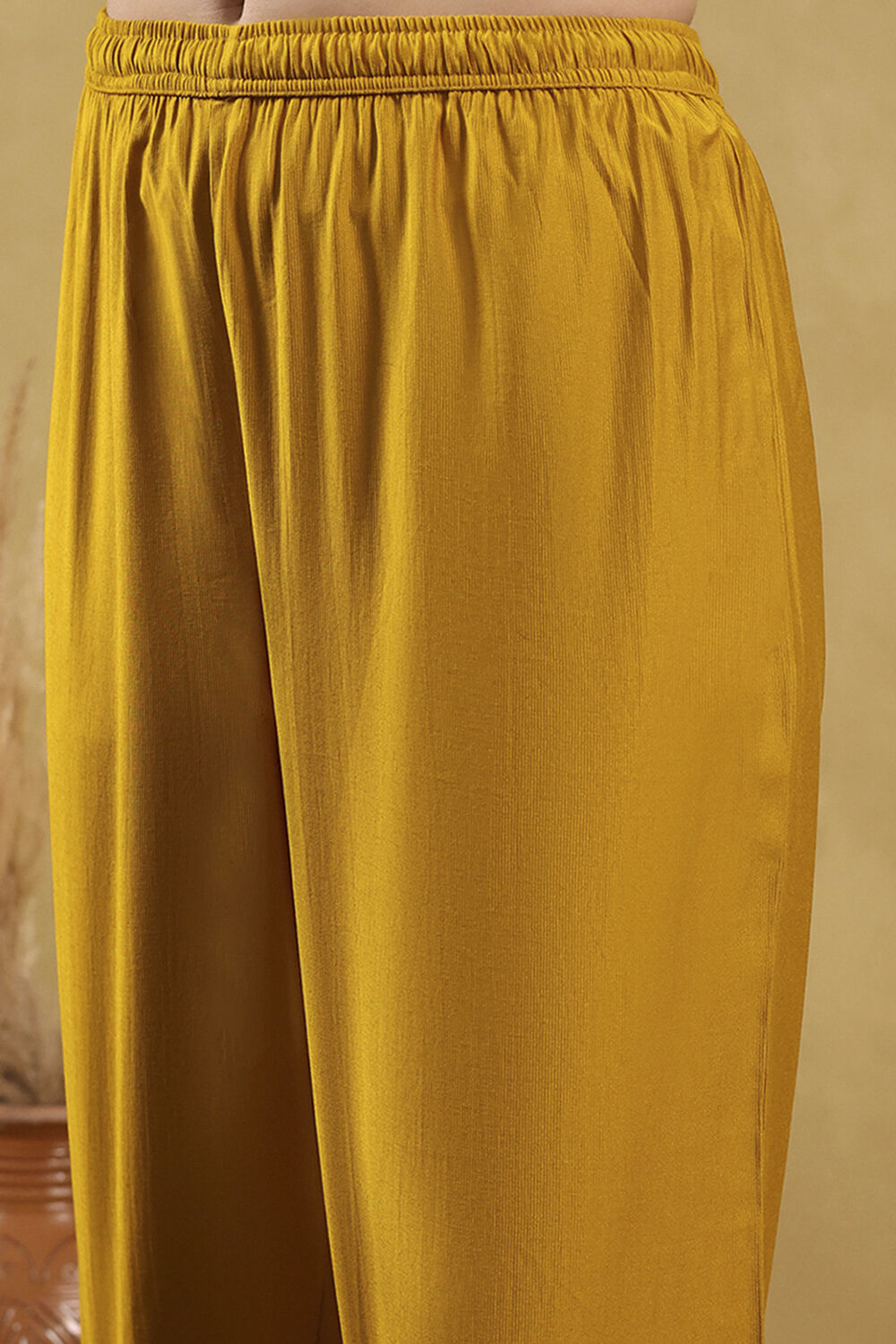 Mustard Polyester Solid Straight Suit Set image number 2