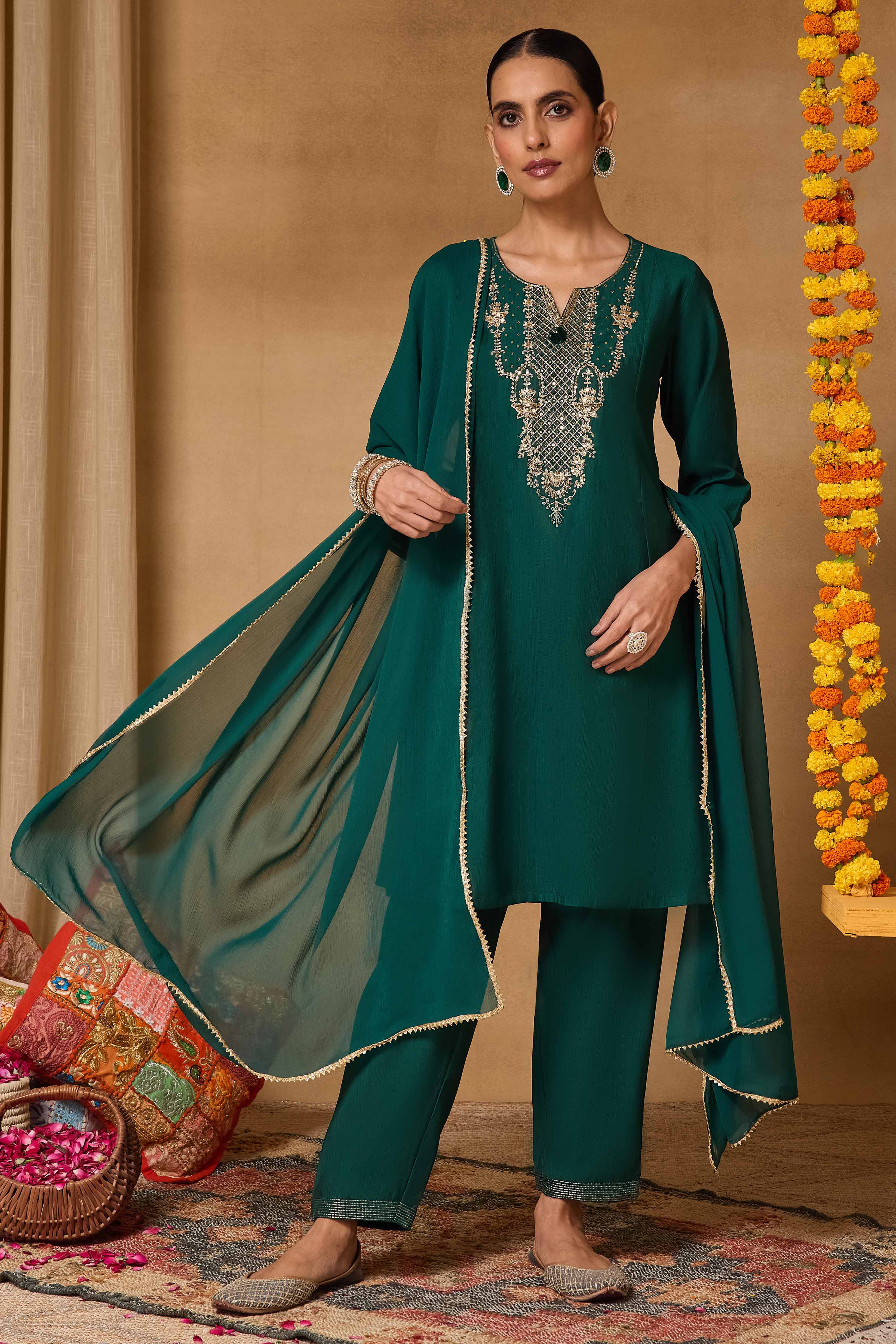 Green Viscose Blend A-Line Solid Suit Set image number 9