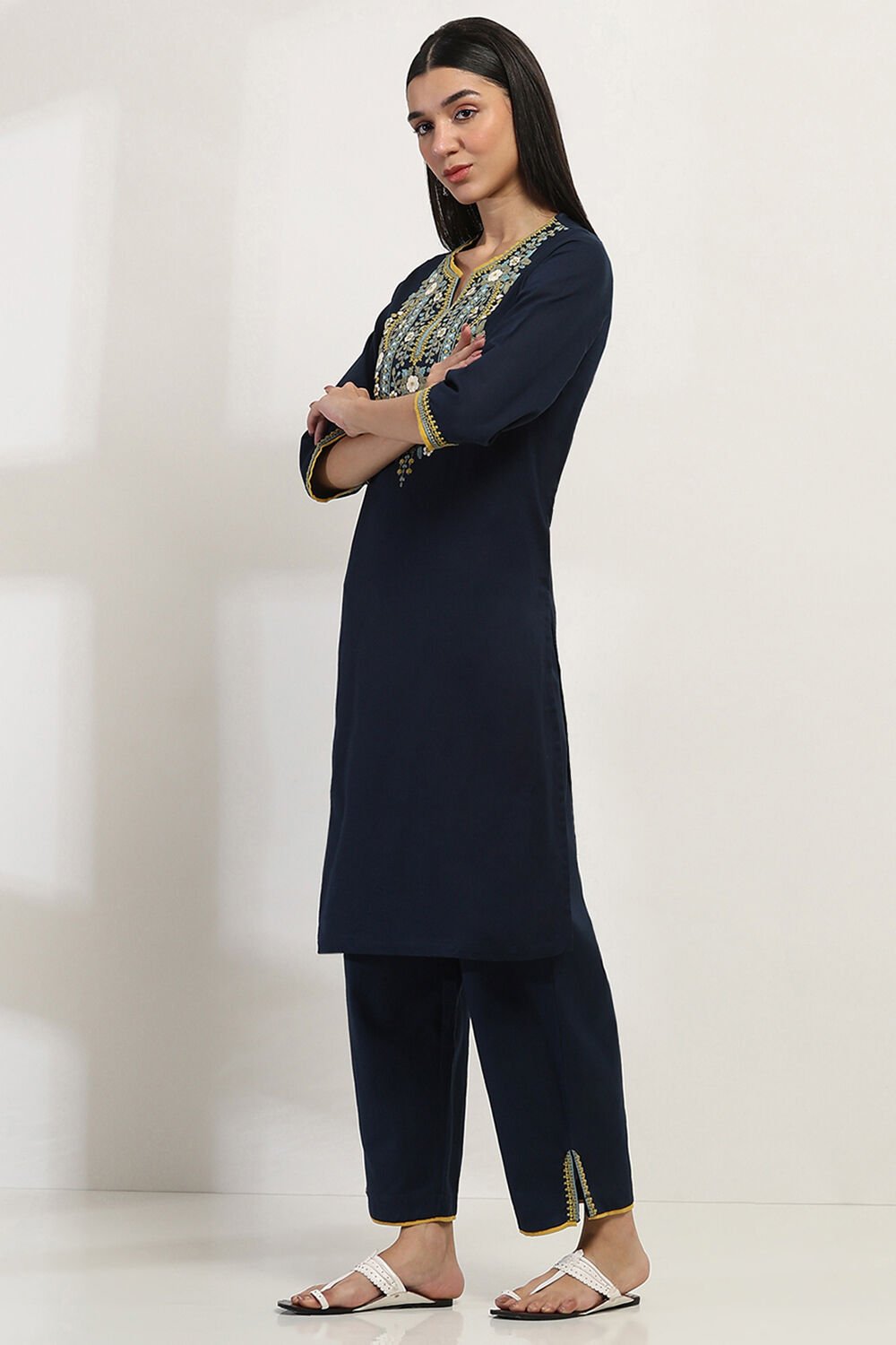 Navy Blue Cotton Blend Straight Kurta Set image number 3