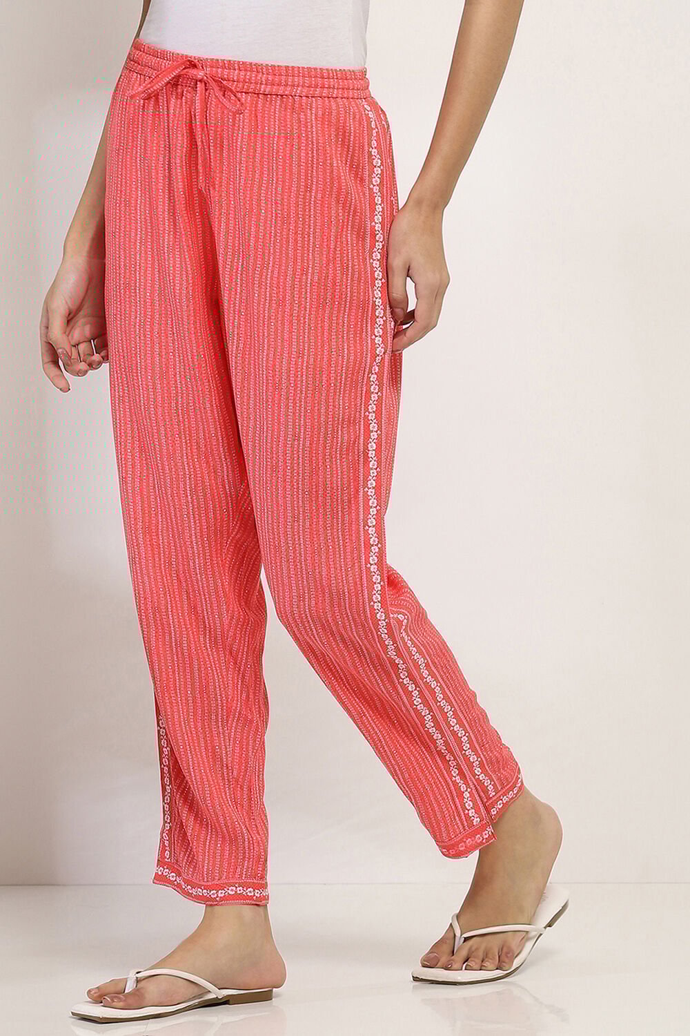 Coral Printed Regular Pants image number 2