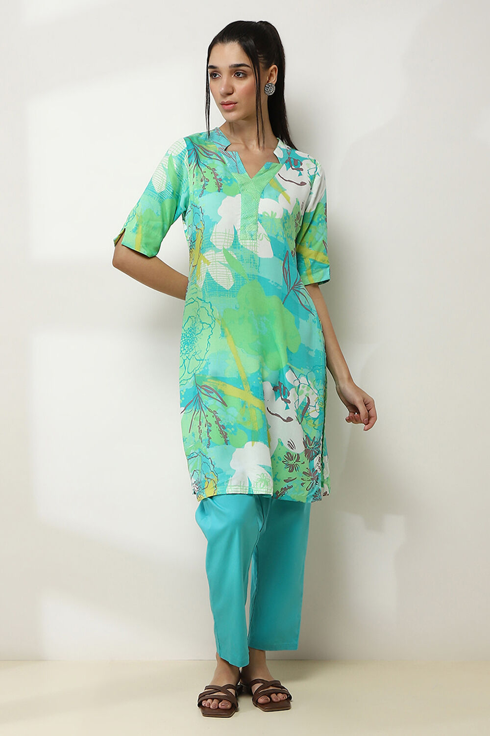Aqua Floral Printed Straight Kurta image number 5