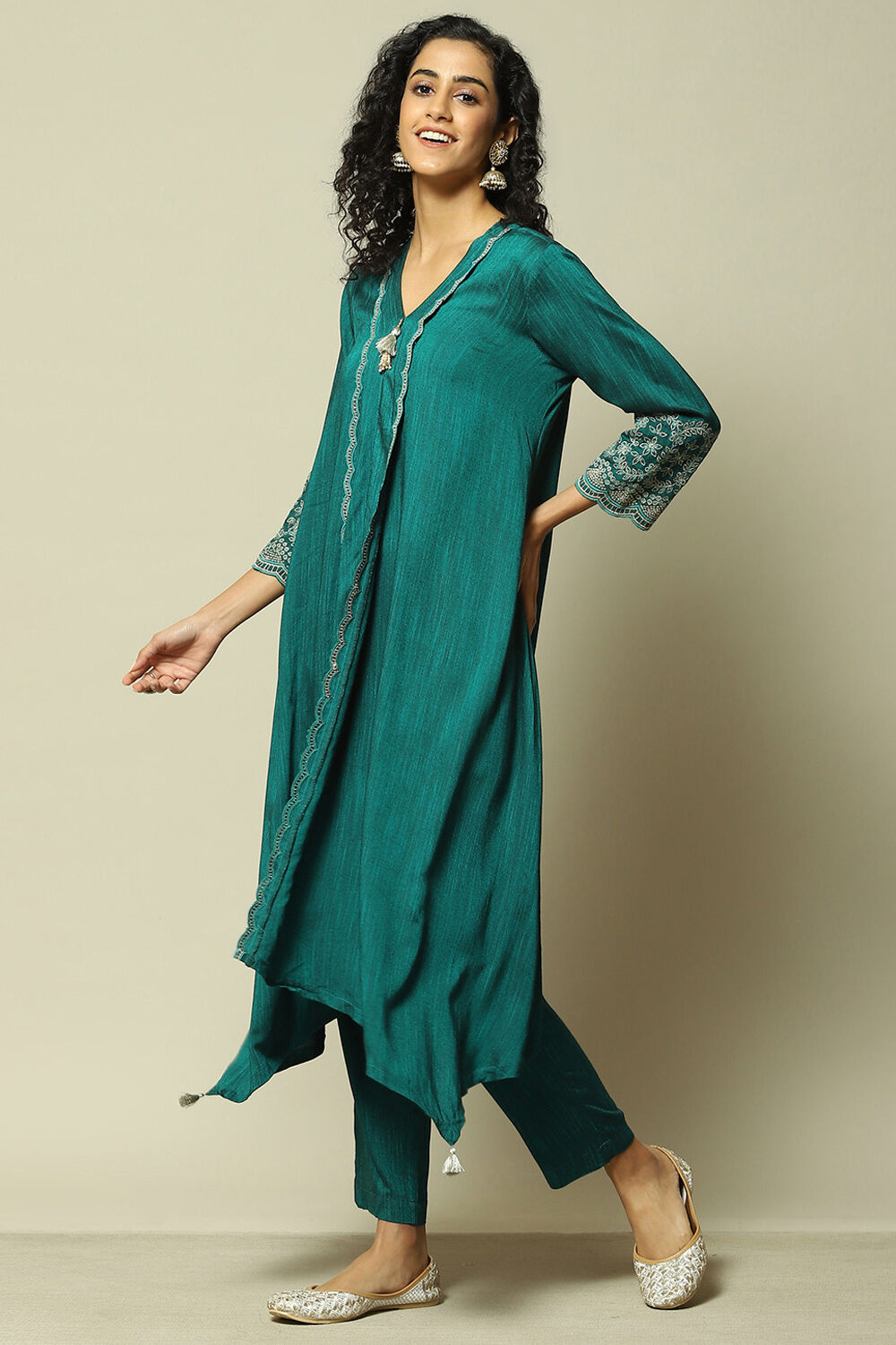 Green Poly Viscose Straight Printed Suit set image number 3