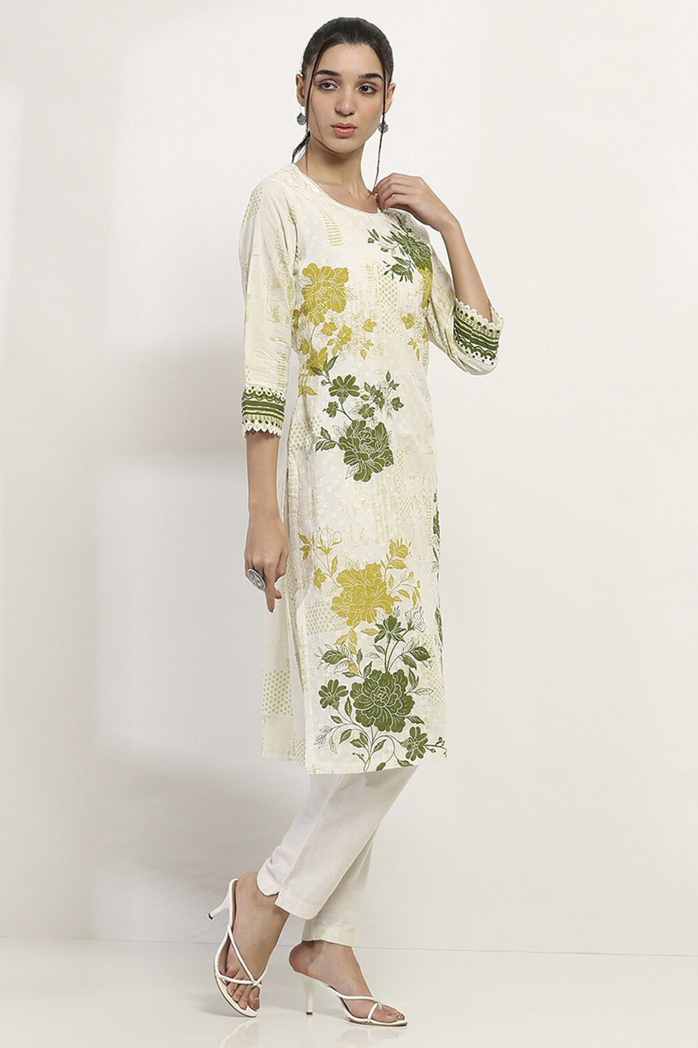Off-White and Green Cotton Straight Kurta image number 4