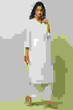 White Poly Georgette Embroidered Straight Kurta image number 4