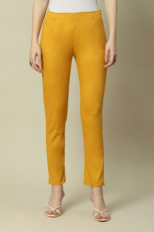 Yellow Poplin Lycra Slim Solid Slim Pants image number 5