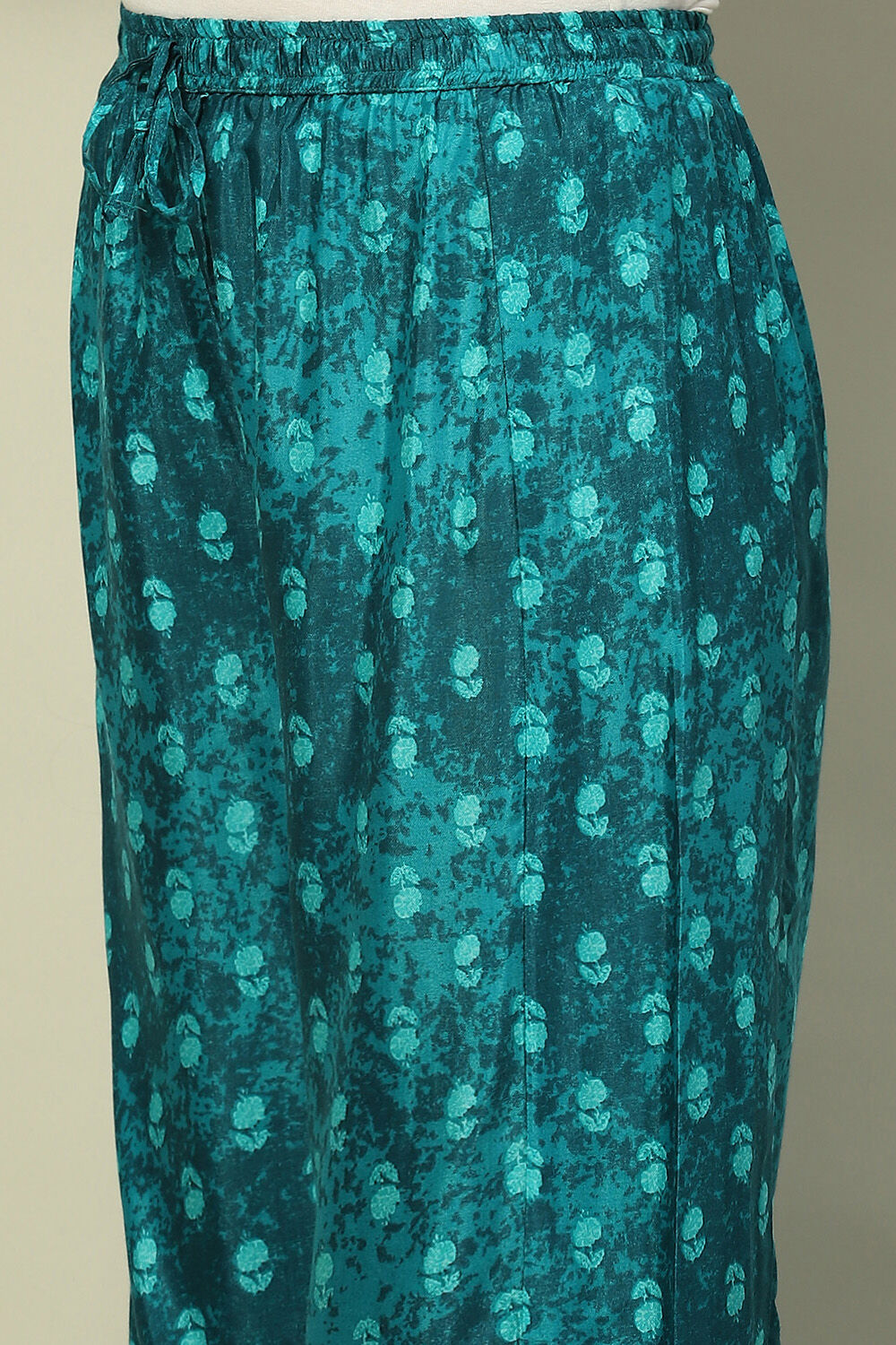 Green Printed Straight Kurta Set image number 2