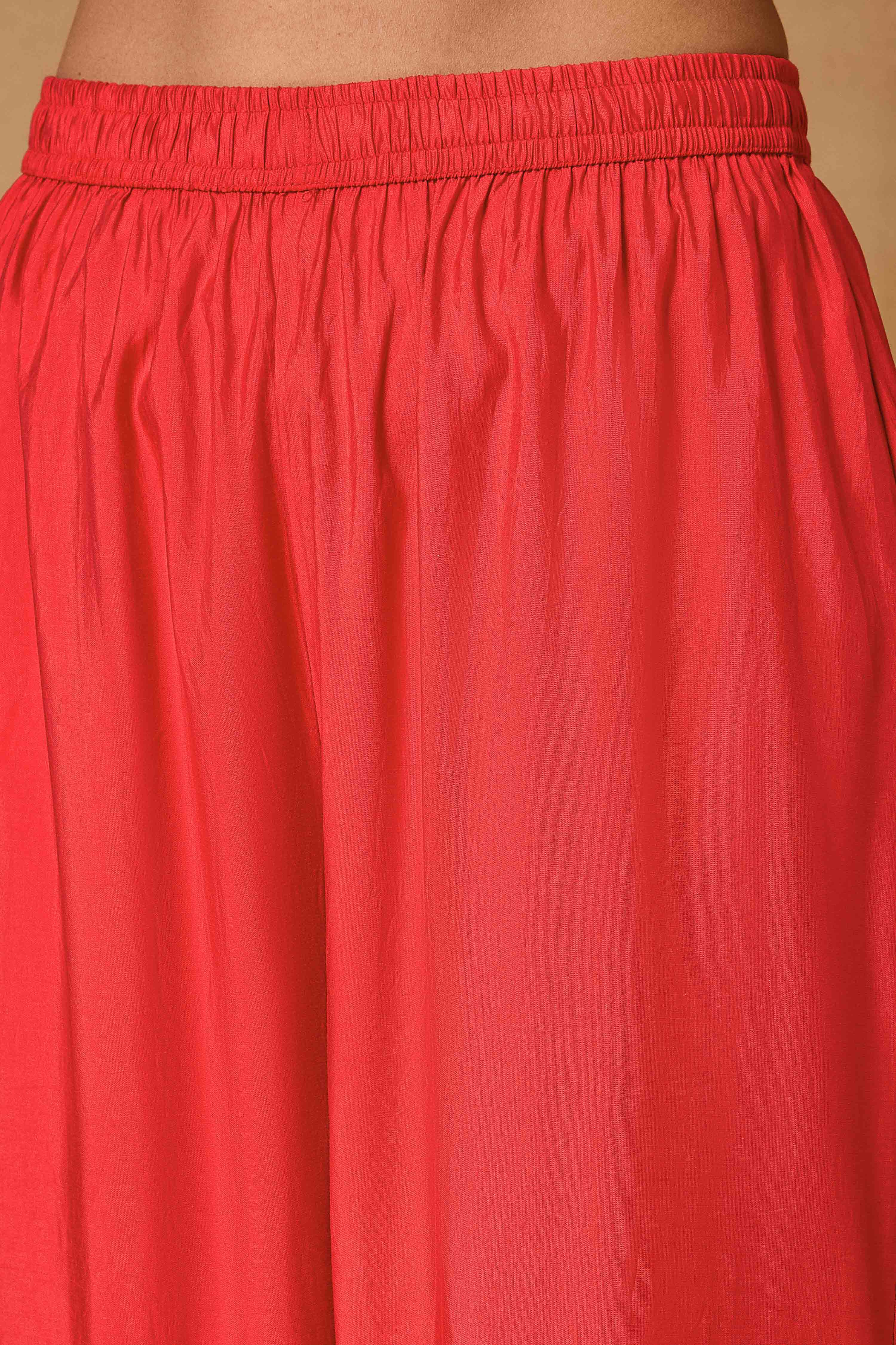 Red Viscose Blend Straight Solid Suit Set image number 2