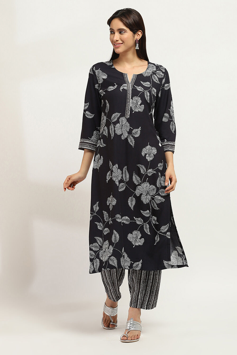 Black Printed Straight Kurta Set image number 6