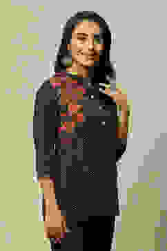 Black LIVA Straight Printed Top image number 4