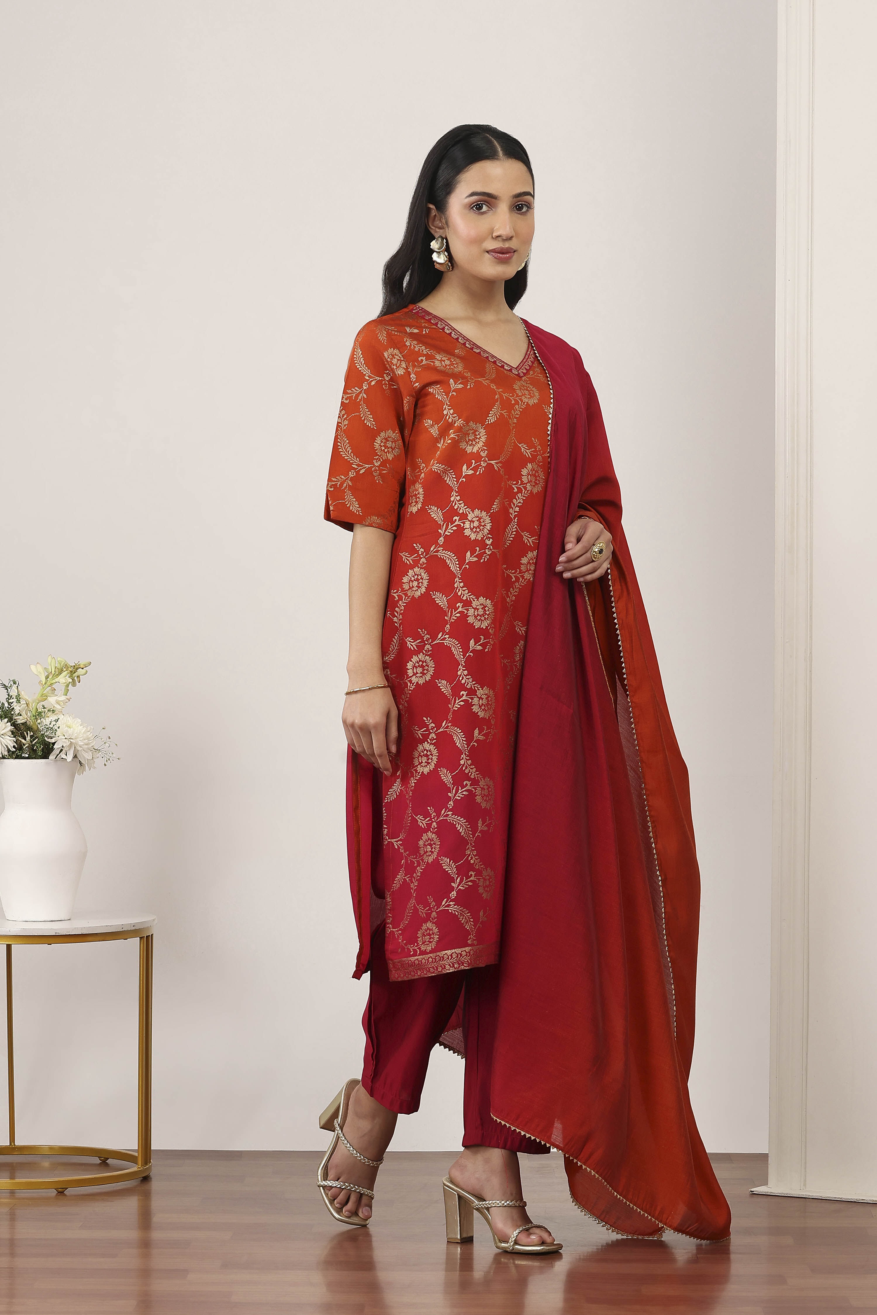 Pink Viscose Polyester Straight Suit Sets image number 5