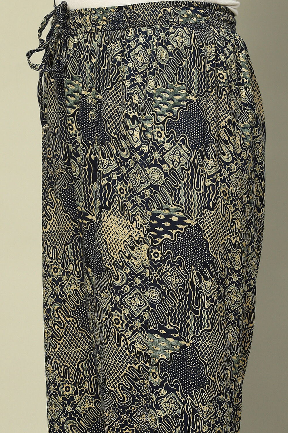 Navy Blue Printed Straight Kurta Pants Co-ord Set image number 2