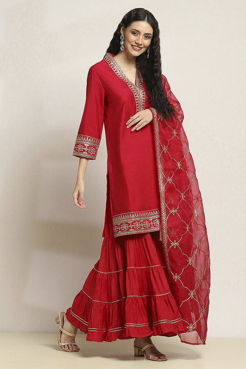 Red Solid Straight Suit Set image number 5