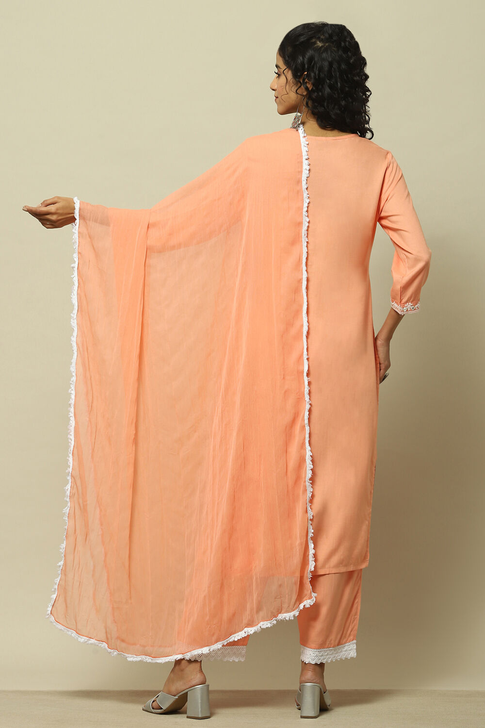 Coral Poly Chiffon Solid Crinkled Dupatta image number 2