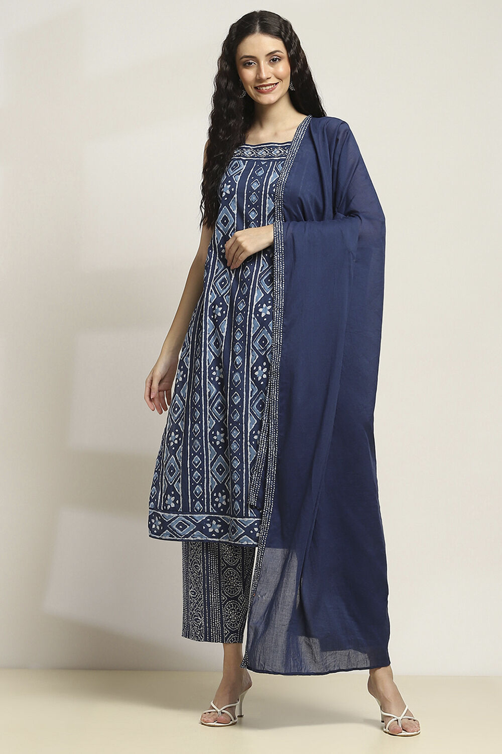 Indigo Cotton Printed Staright Suit Set image number 6