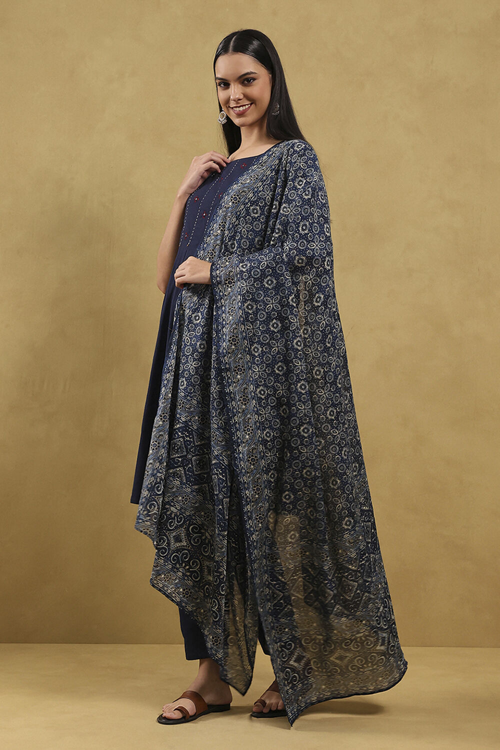 Indigo Blue Cotton Solid Gathered Suit Set image number 3