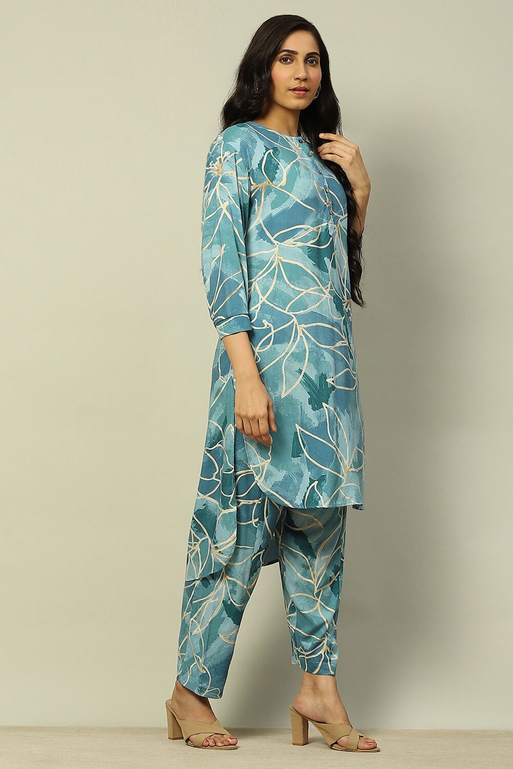 Aqua Blue Floral Printed Straight Co-ord Set image number 5