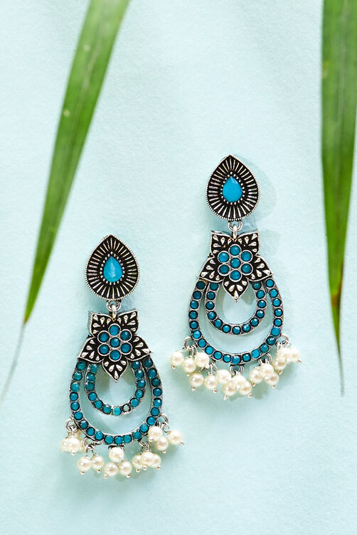 Light blue Metal Brass Earrings image number 4