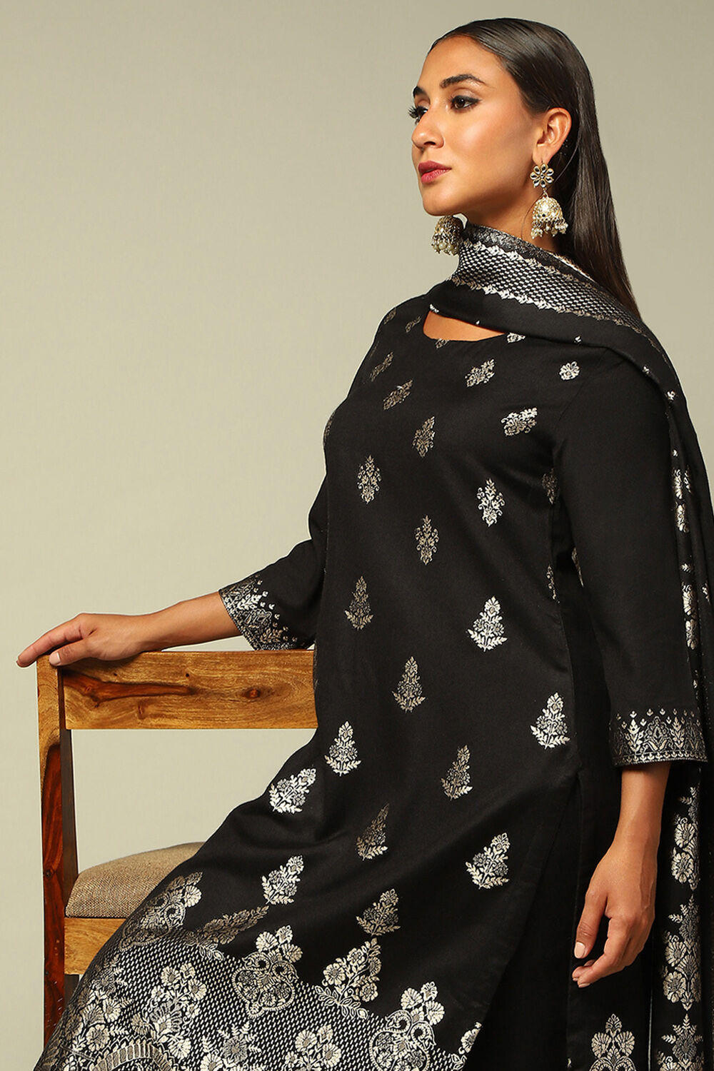 Black Acrylic Straight Yarn Dyed Kurta Palazzo Suit Set image number 7