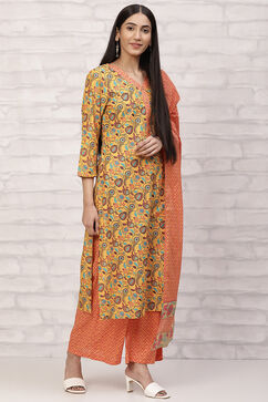 Mustard Straight Printed Suit Set image number 6
