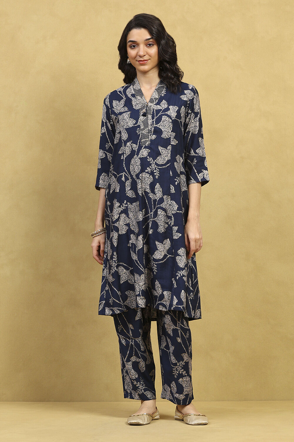 Navy Blue Viscose Blend Straight Kurta Pants Set image number 6