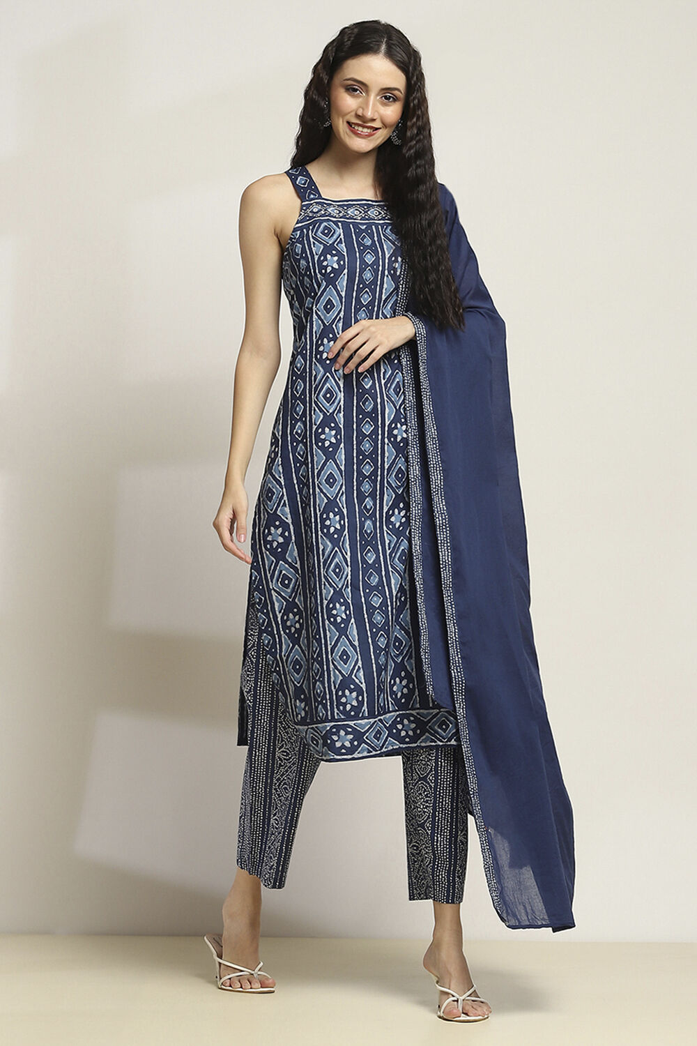 Indigo Cotton Printed Staright Suit Set image number 5