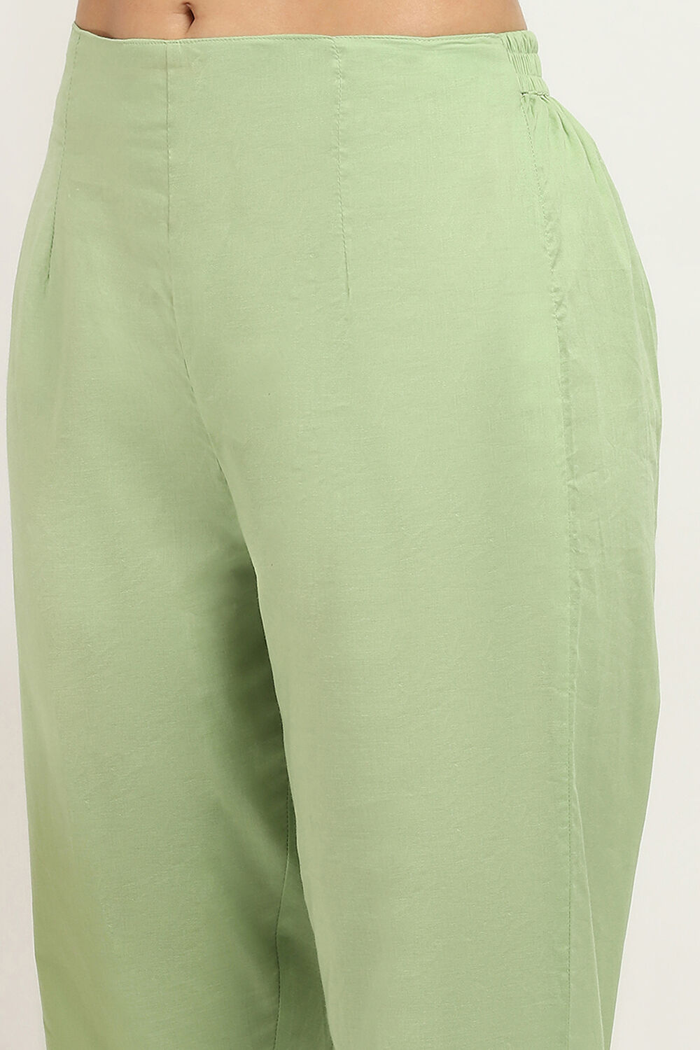 Green Cotton Floral Straight Kurta Set image number 2