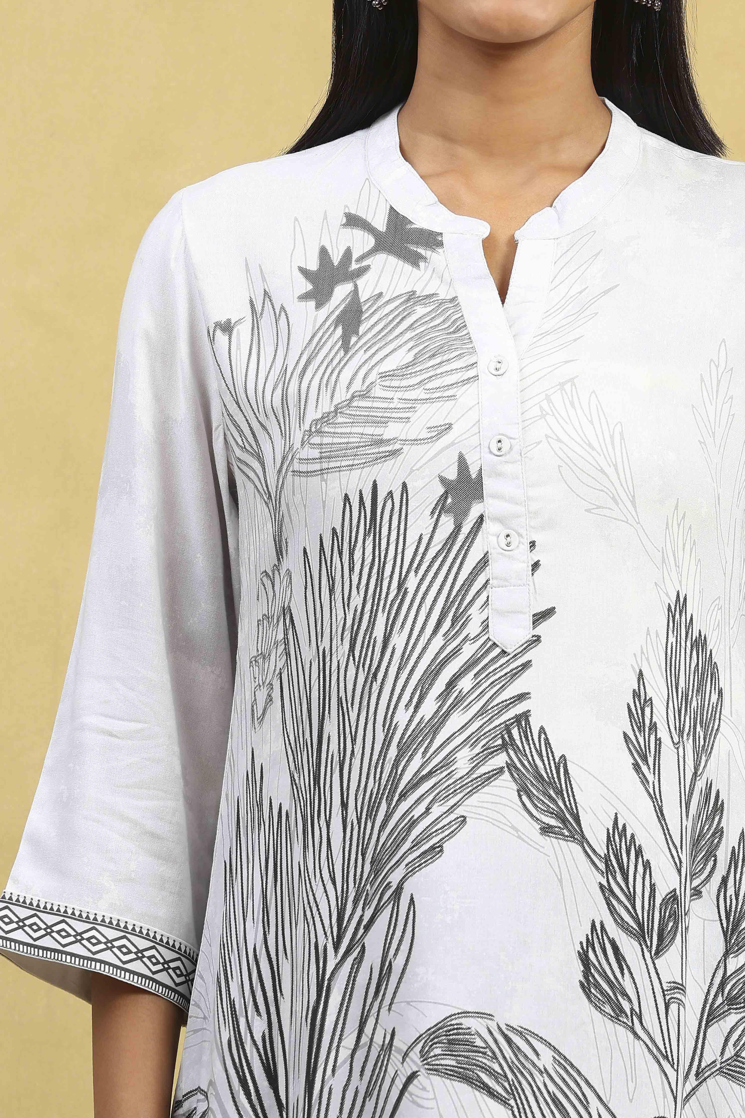 Off White Viscose Rayon Printed Straight Kurta image number 1